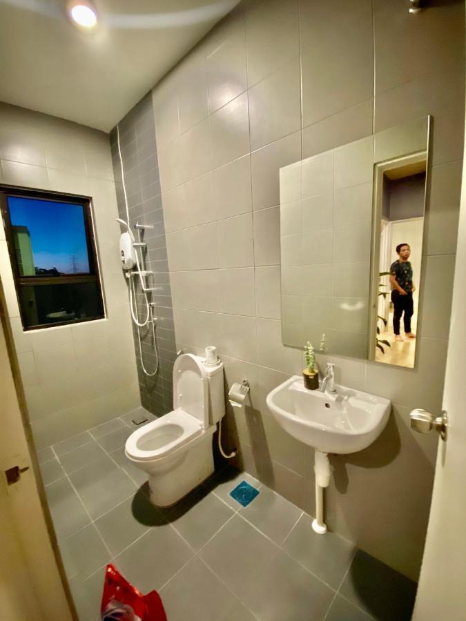 Faizal Madhi Homestay Kuching Eksteriør bilde