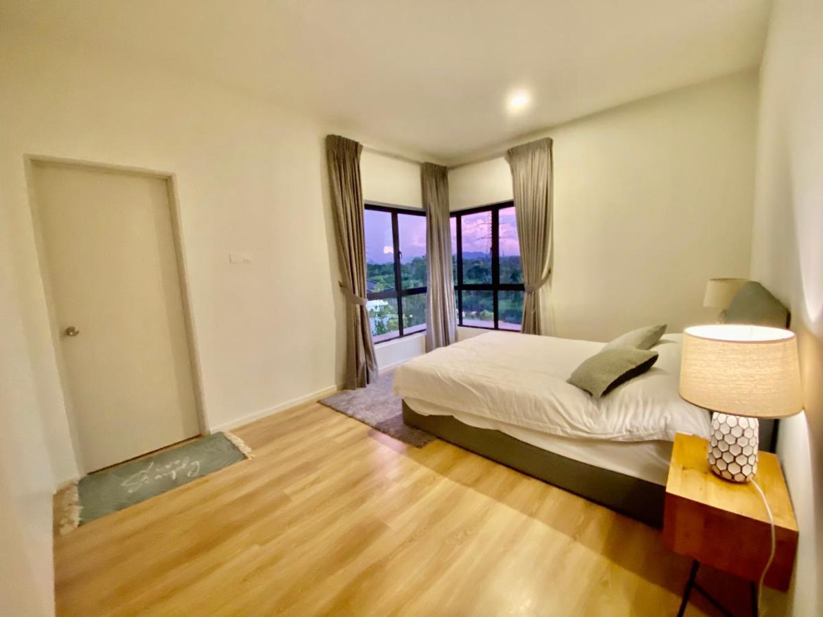 Faizal Madhi Homestay Kuching Eksteriør bilde